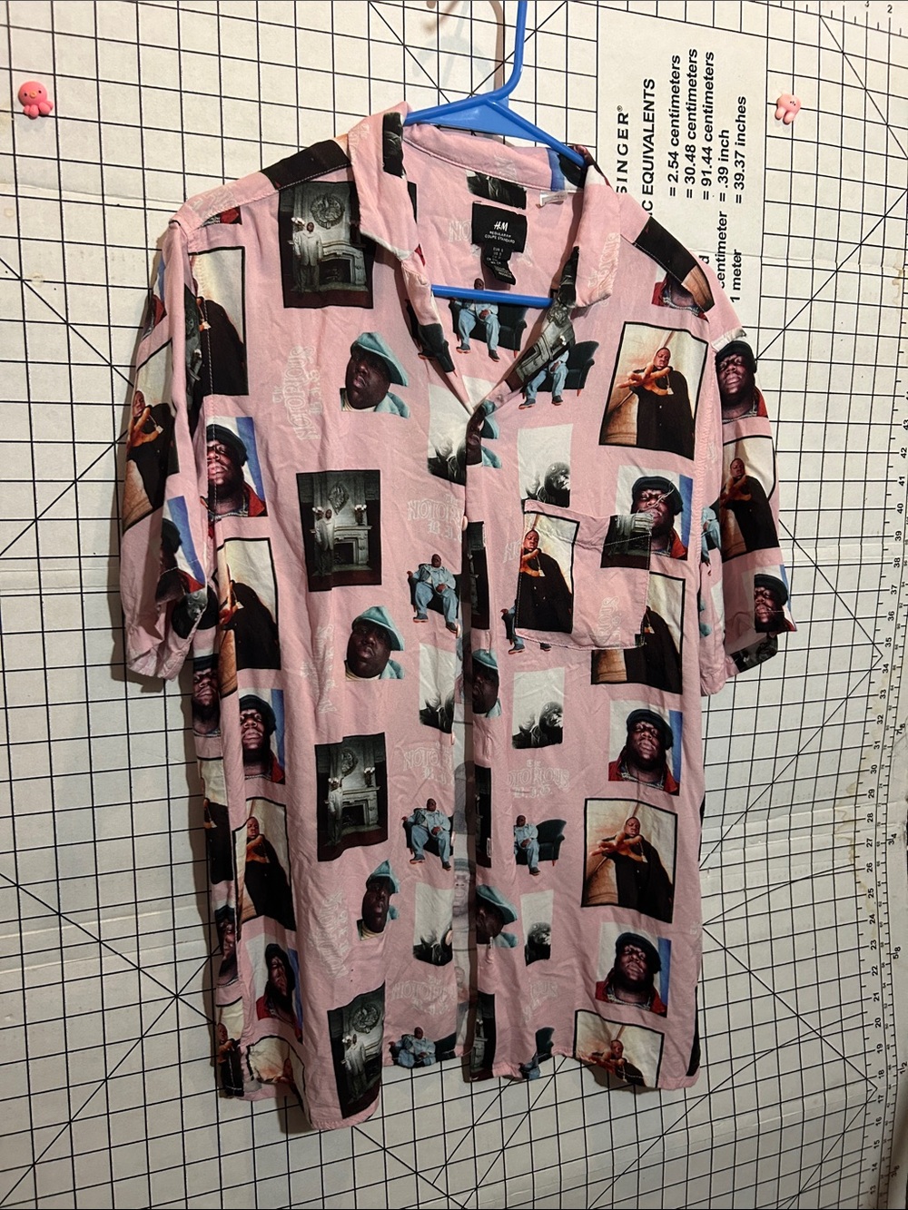 H&M Biggie Smalls Pink Short-Sleeve Button-Front Photo Print Shirt